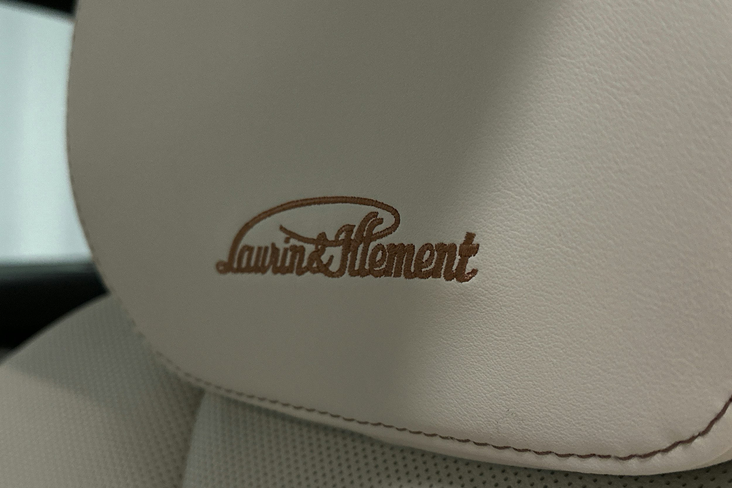 oranssi Skoda Enyaq 2024 kuva 20.