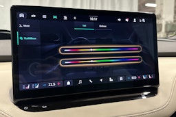 oranssi Skoda Enyaq 2024 kuva 29.