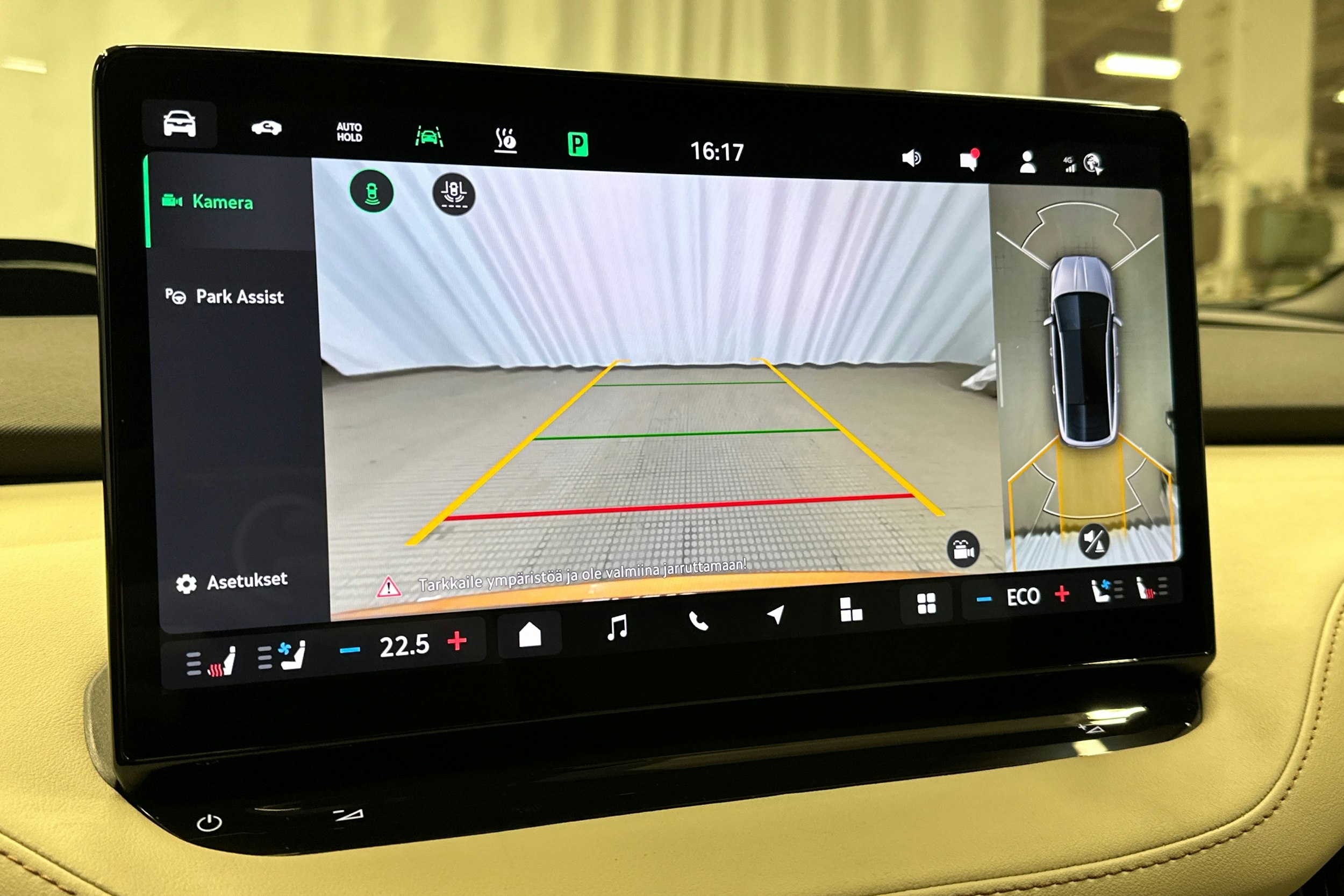 oranssi Skoda Enyaq 2024 kuva 31.