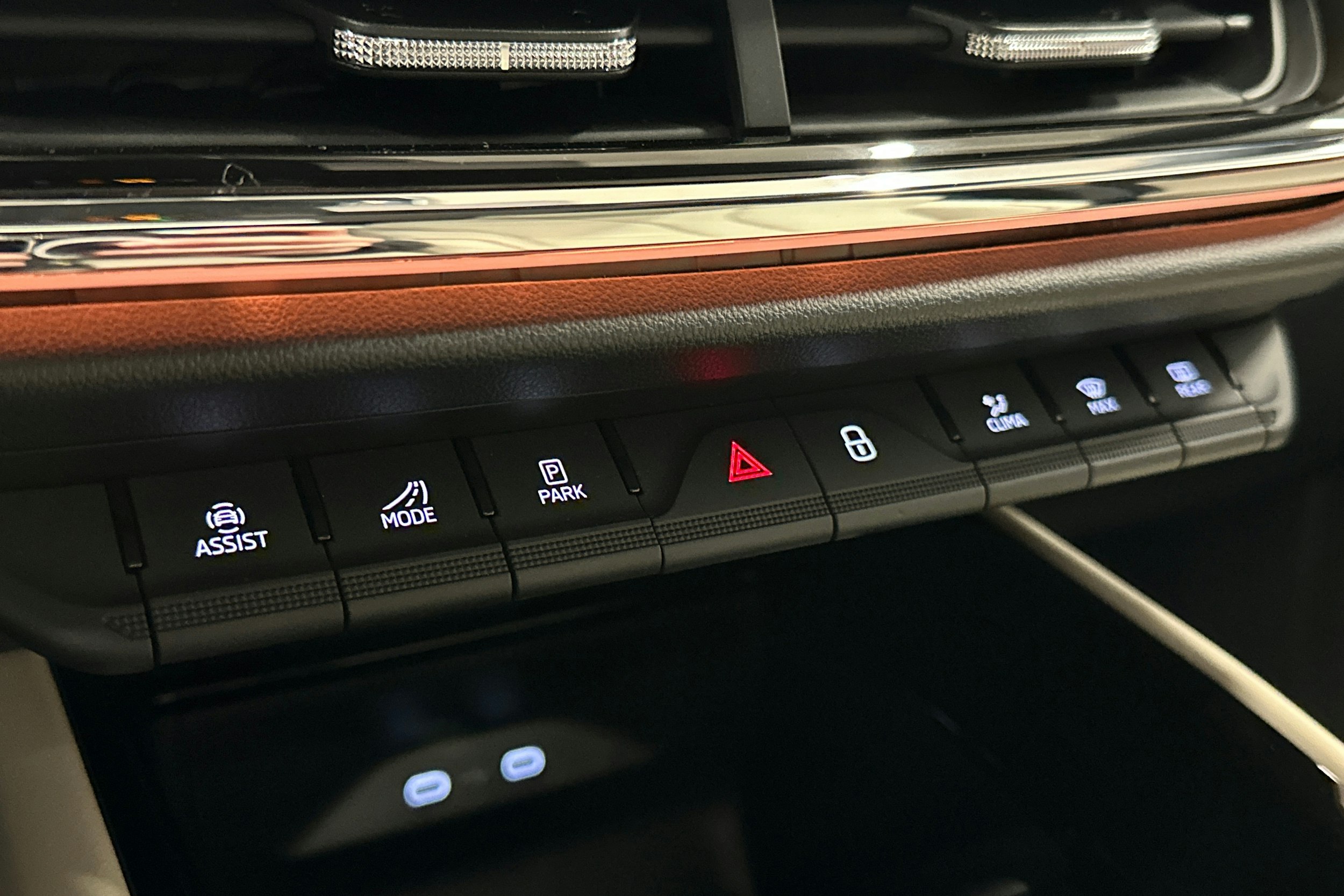 oranssi Skoda Enyaq 2024 kuva 32.