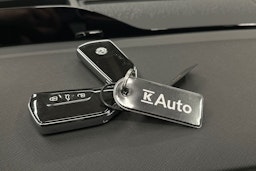 oranssi Skoda Enyaq 2024 kuva 38.