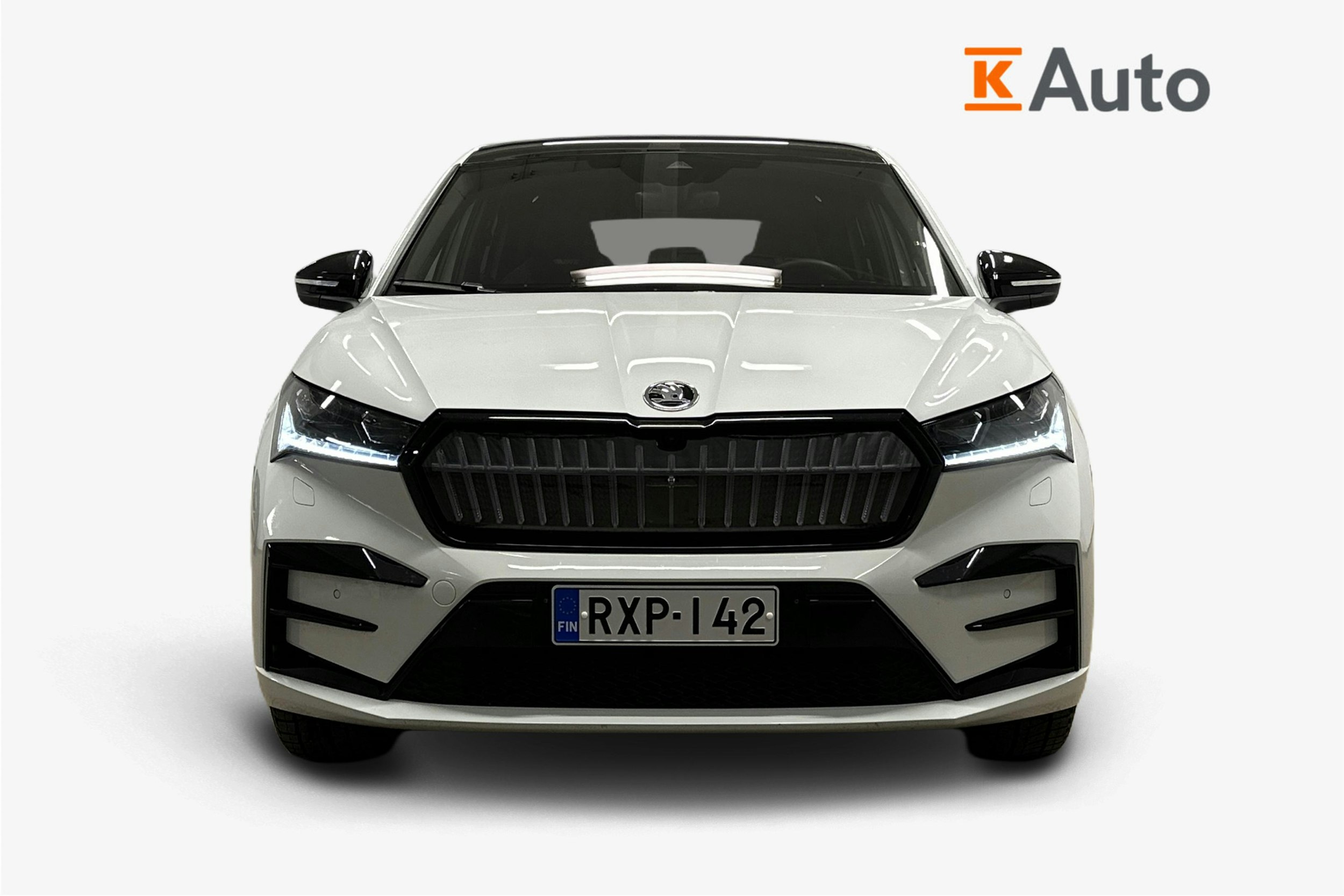 valkoinen Skoda Enyaq 2025 kuva 5.