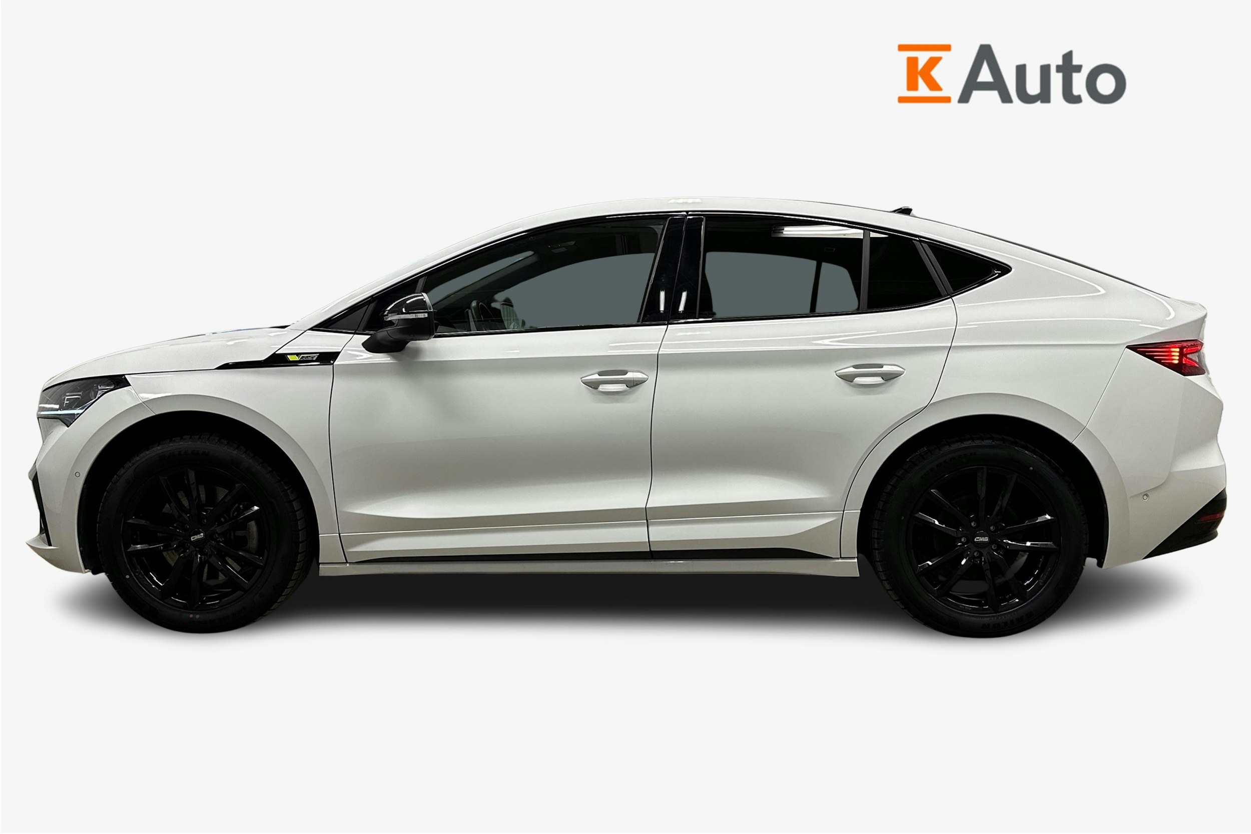 valkoinen Skoda Enyaq 2025 kuva 6.