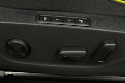 valkoinen Skoda Enyaq 2025 kuva 19.