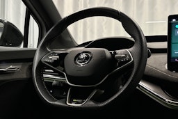 valkoinen Skoda Enyaq 2025 kuva 21.
