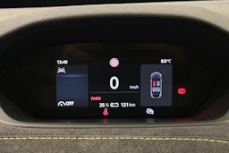 valkoinen Skoda Enyaq 2025 kuva 24.