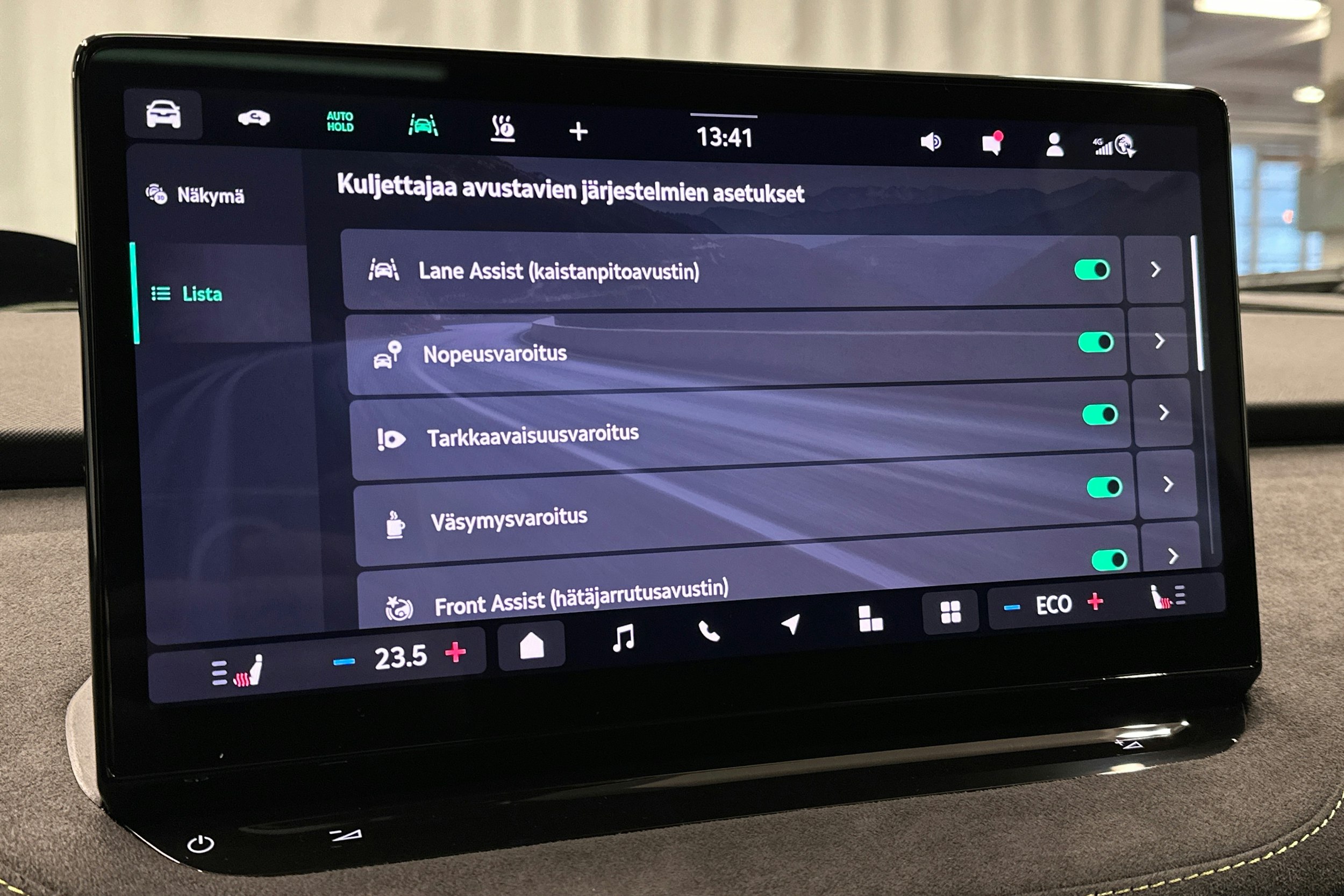 valkoinen Skoda Enyaq 2025 kuva 28.