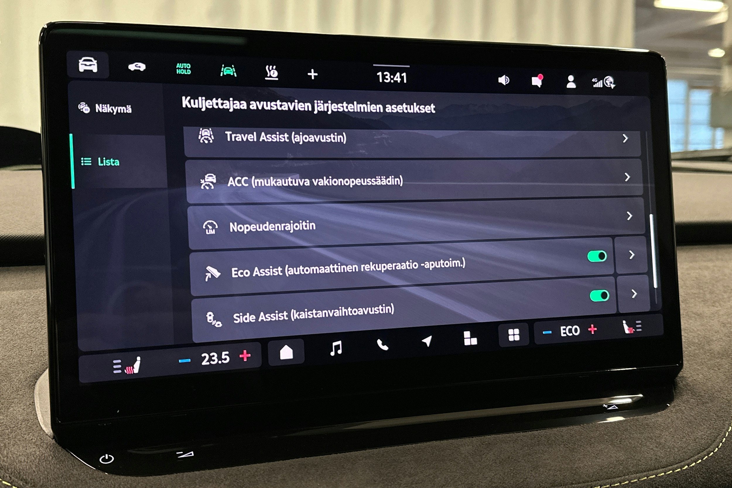 valkoinen Skoda Enyaq 2025 kuva 29.