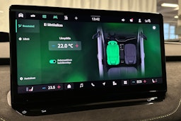 valkoinen Skoda Enyaq 2025 kuva 32.