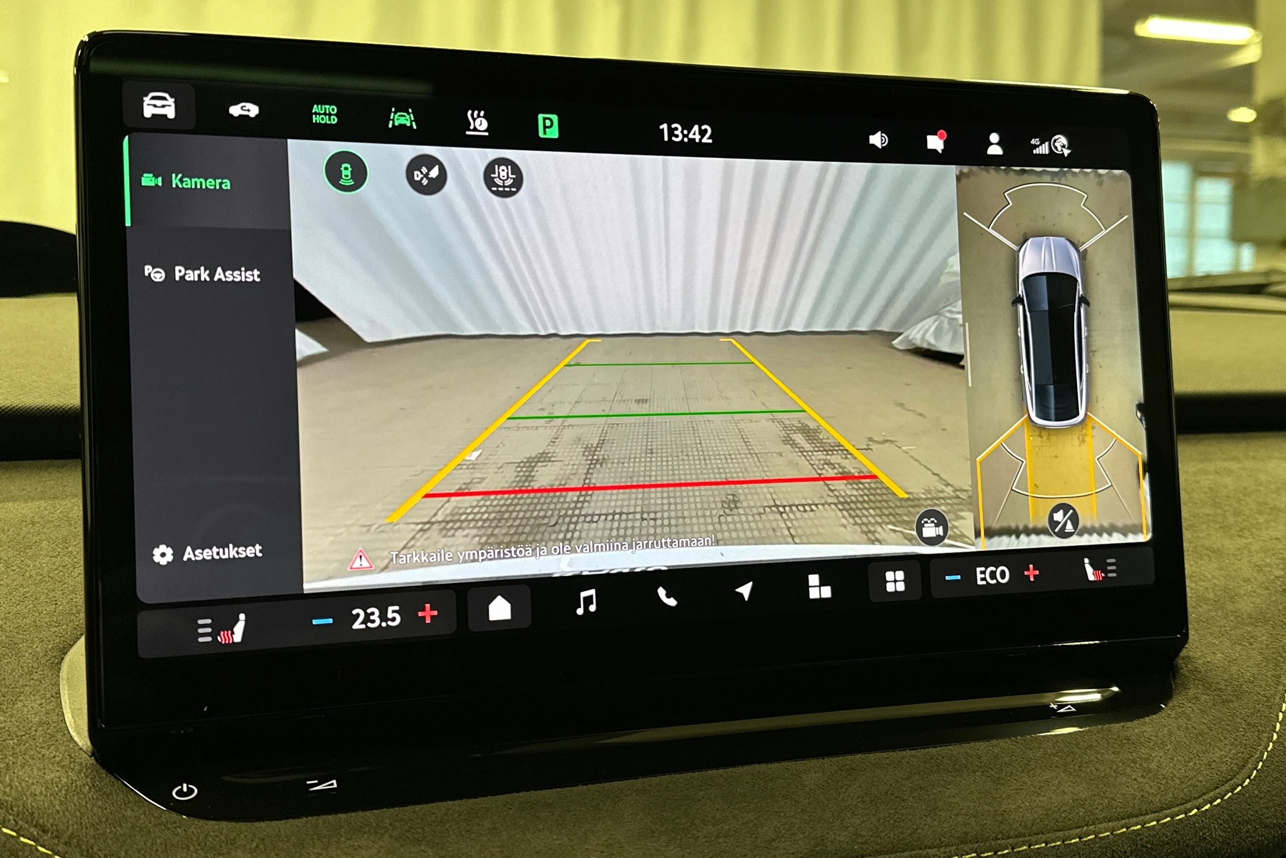 valkoinen Skoda Enyaq 2025 kuva 33.