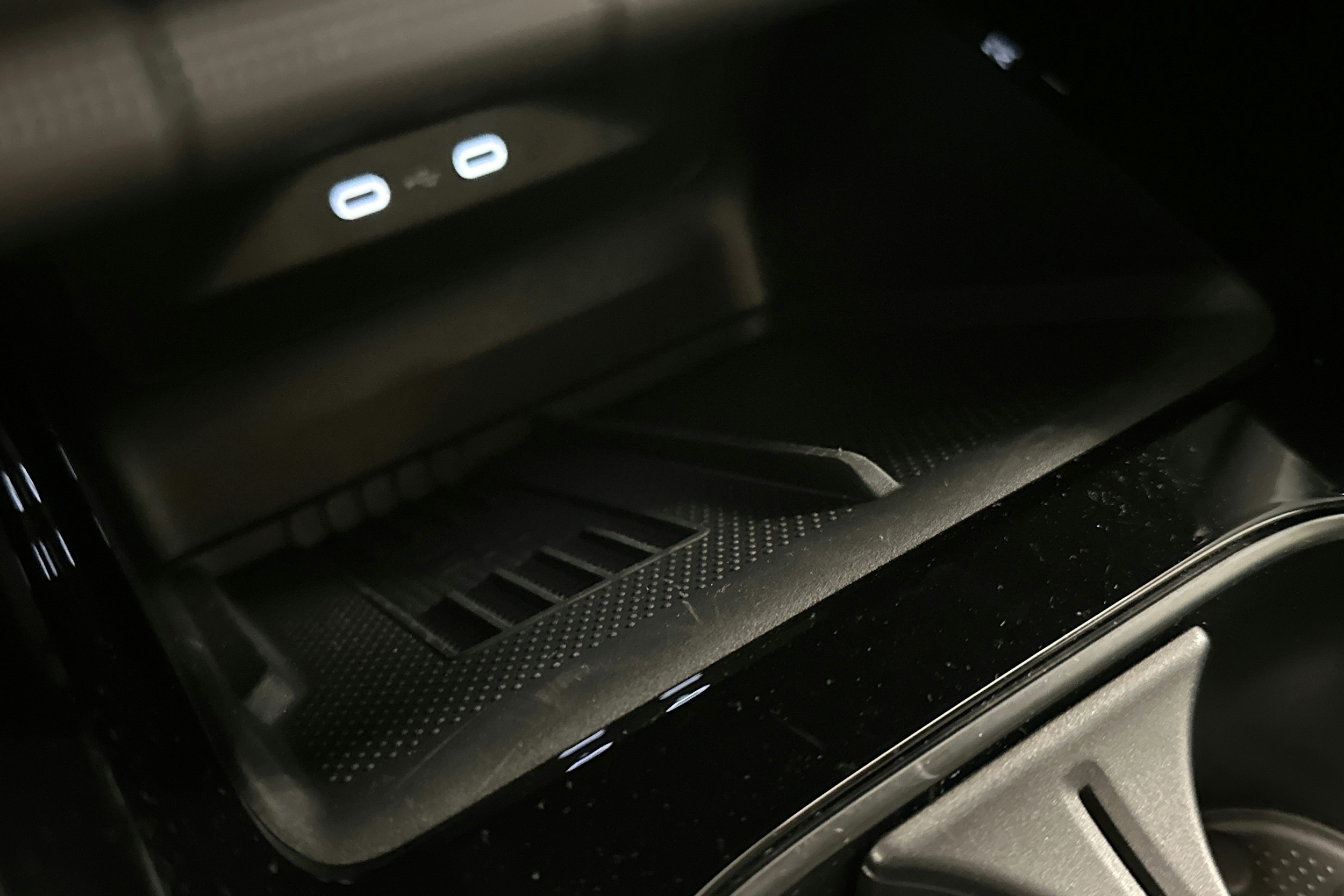 valkoinen Skoda Enyaq 2025 kuva 35.