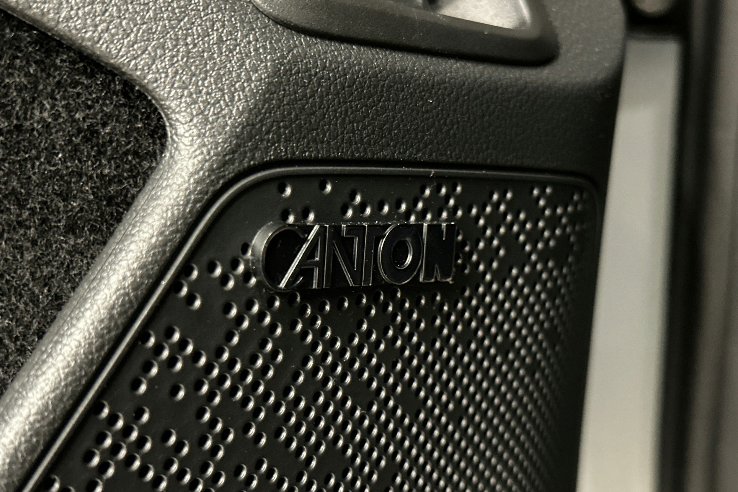 valkoinen Skoda Enyaq 2025 kuva 36.