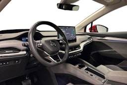 punainen Skoda Enyaq 2025 kuva 7.