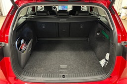 punainen Skoda Enyaq 2025 kuva 14.