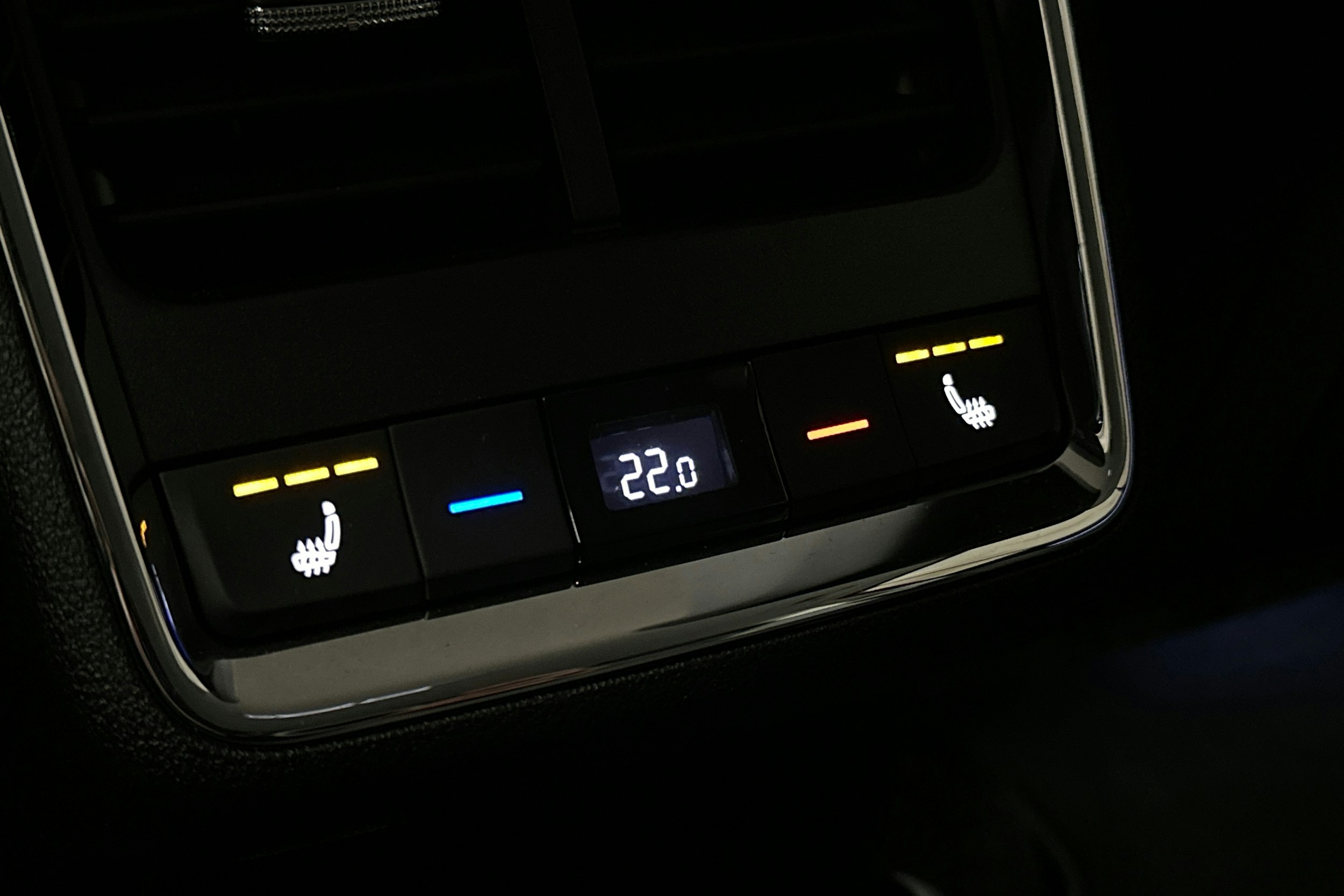 punainen Skoda Enyaq 2025 kuva 17.