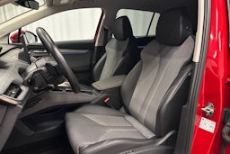 punainen Skoda Enyaq 2025 kuva 18.