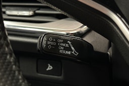 punainen Skoda Enyaq 2025 kuva 24.