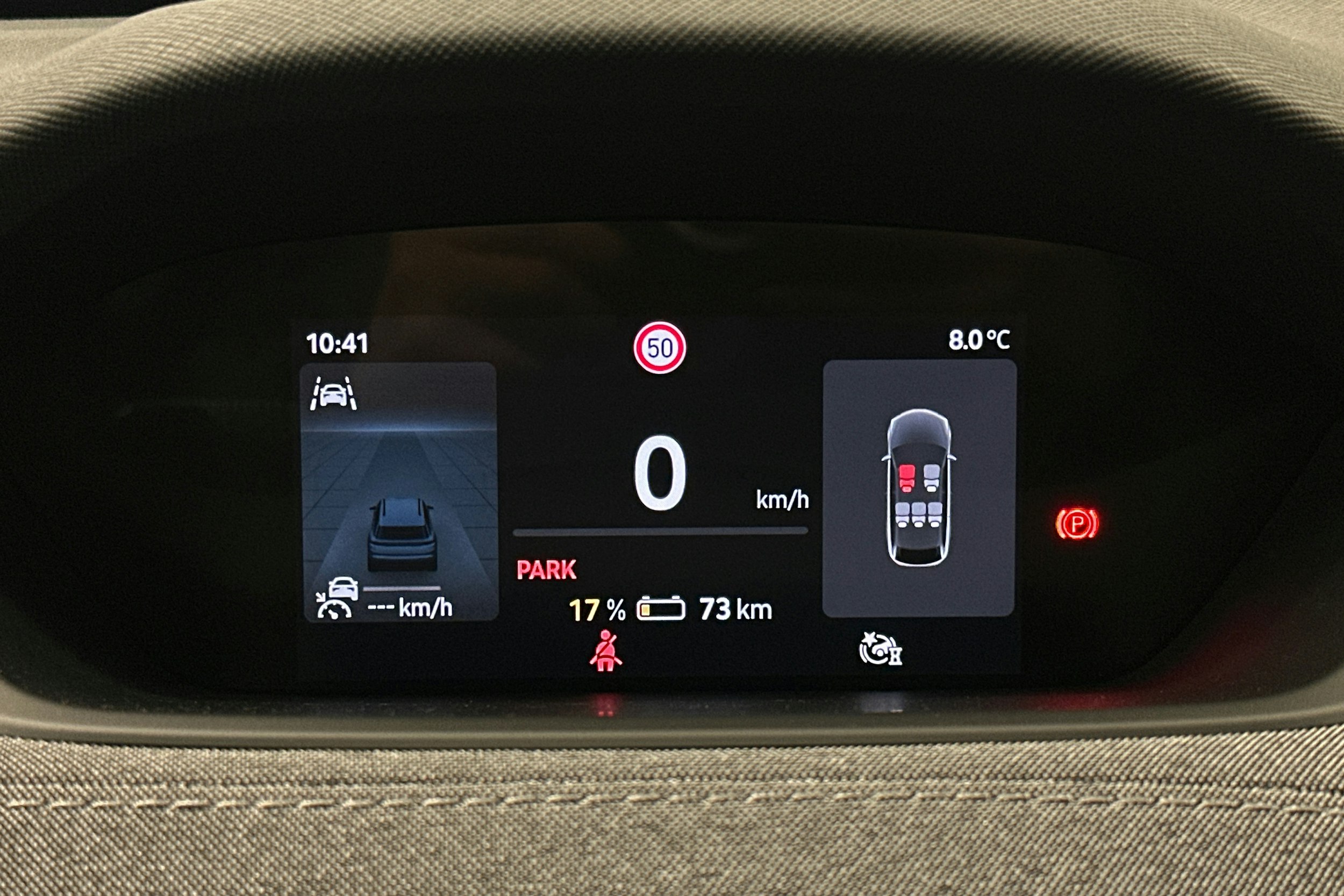 punainen Skoda Enyaq 2025 kuva 25.