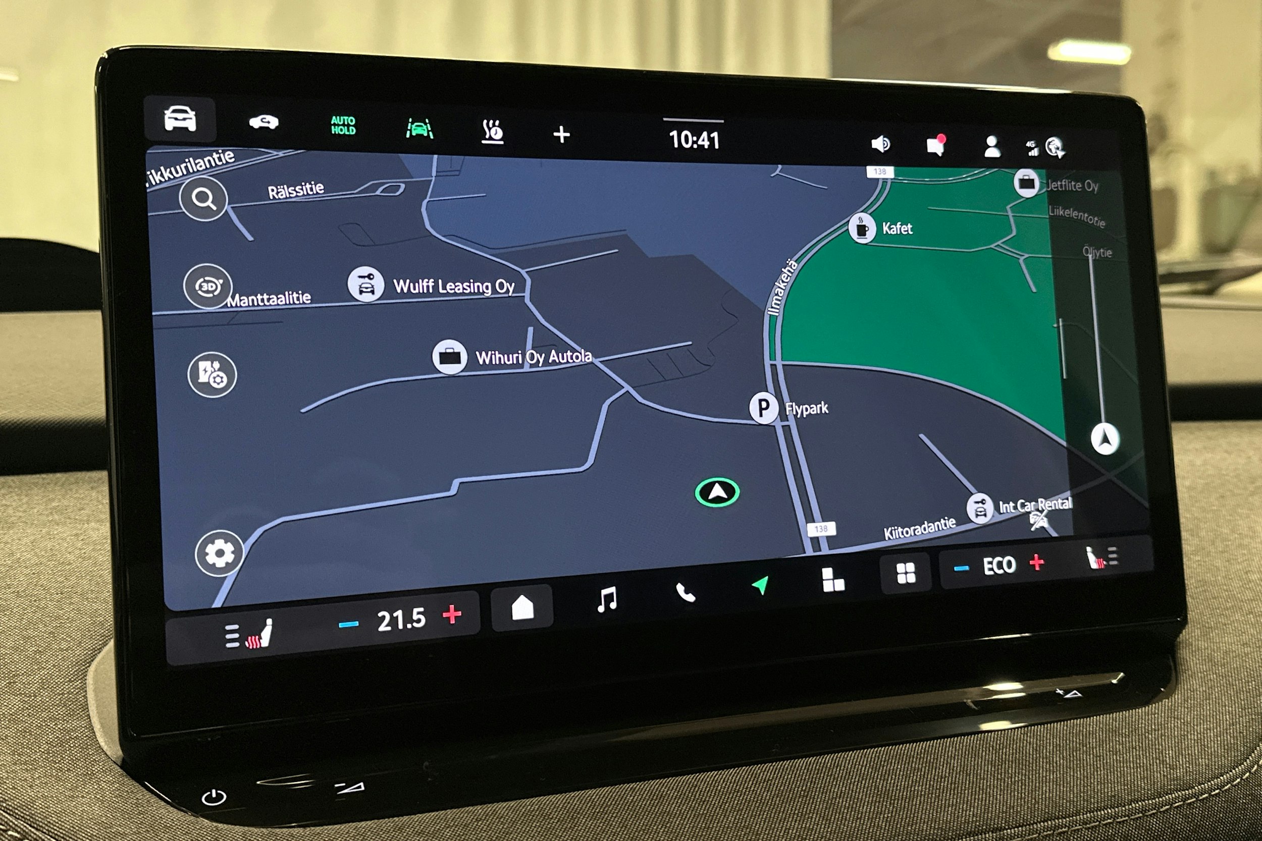 punainen Skoda Enyaq 2025 kuva 27.