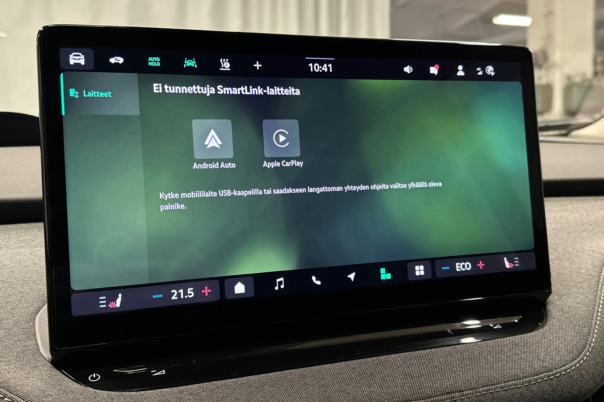 punainen Skoda Enyaq 2025 kuva 28.