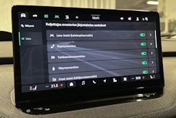 punainen Skoda Enyaq 2025 kuva 29.