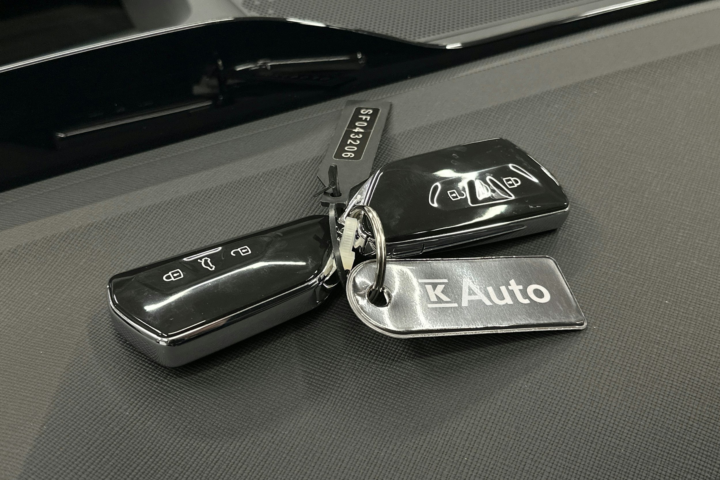 punainen Skoda Enyaq 2025 kuva 39.