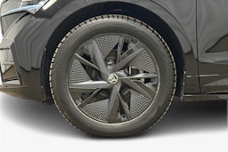 musta Skoda Enyaq 2024 kuva 11.