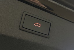 musta Skoda Enyaq 2024 kuva 15.