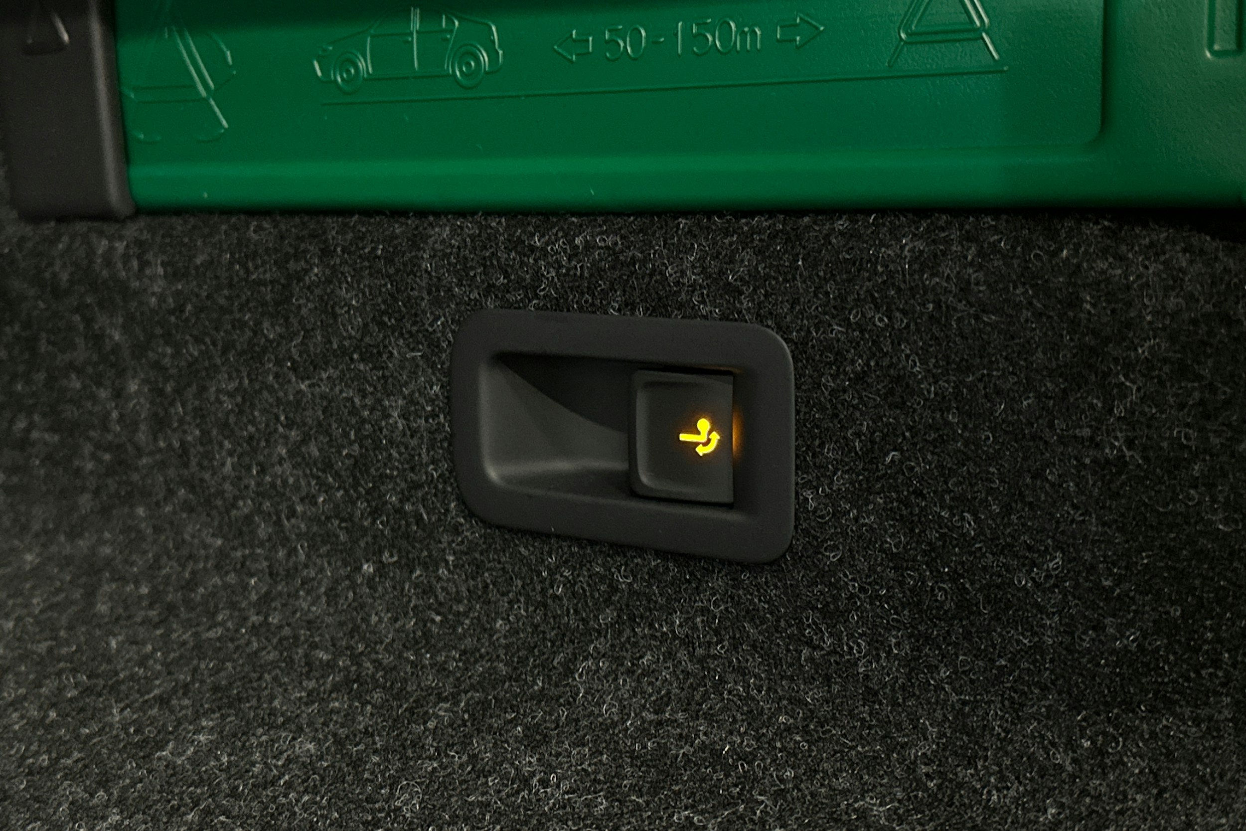 musta Skoda Enyaq 2024 kuva 16.