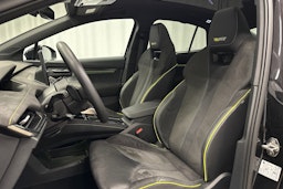 musta Skoda Enyaq 2024 kuva 18.