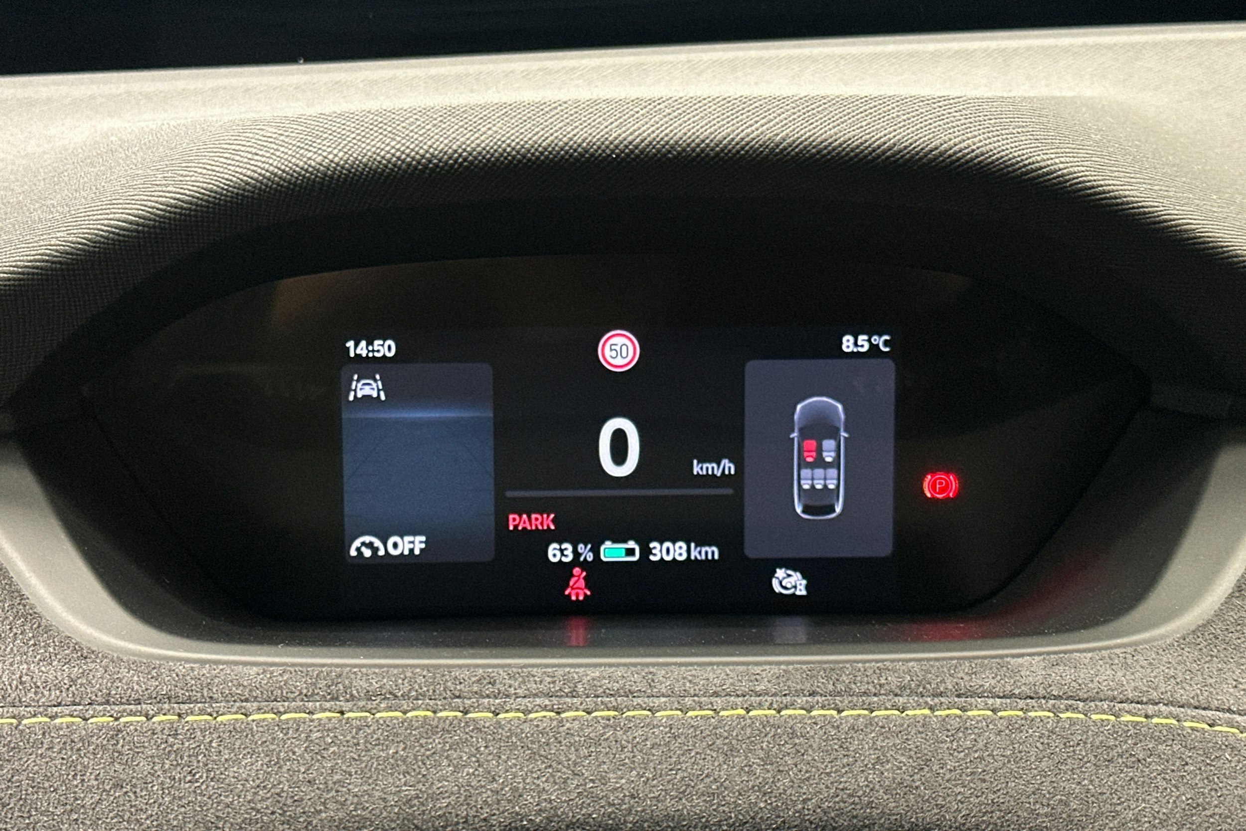 musta Skoda Enyaq 2024 kuva 24.