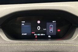 musta Skoda Enyaq 2024 kuva 24.