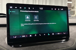 musta Skoda Enyaq 2024 kuva 27.