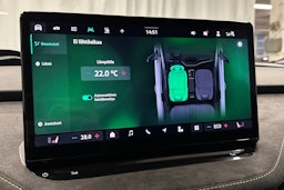 musta Skoda Enyaq 2024 kuva 32.