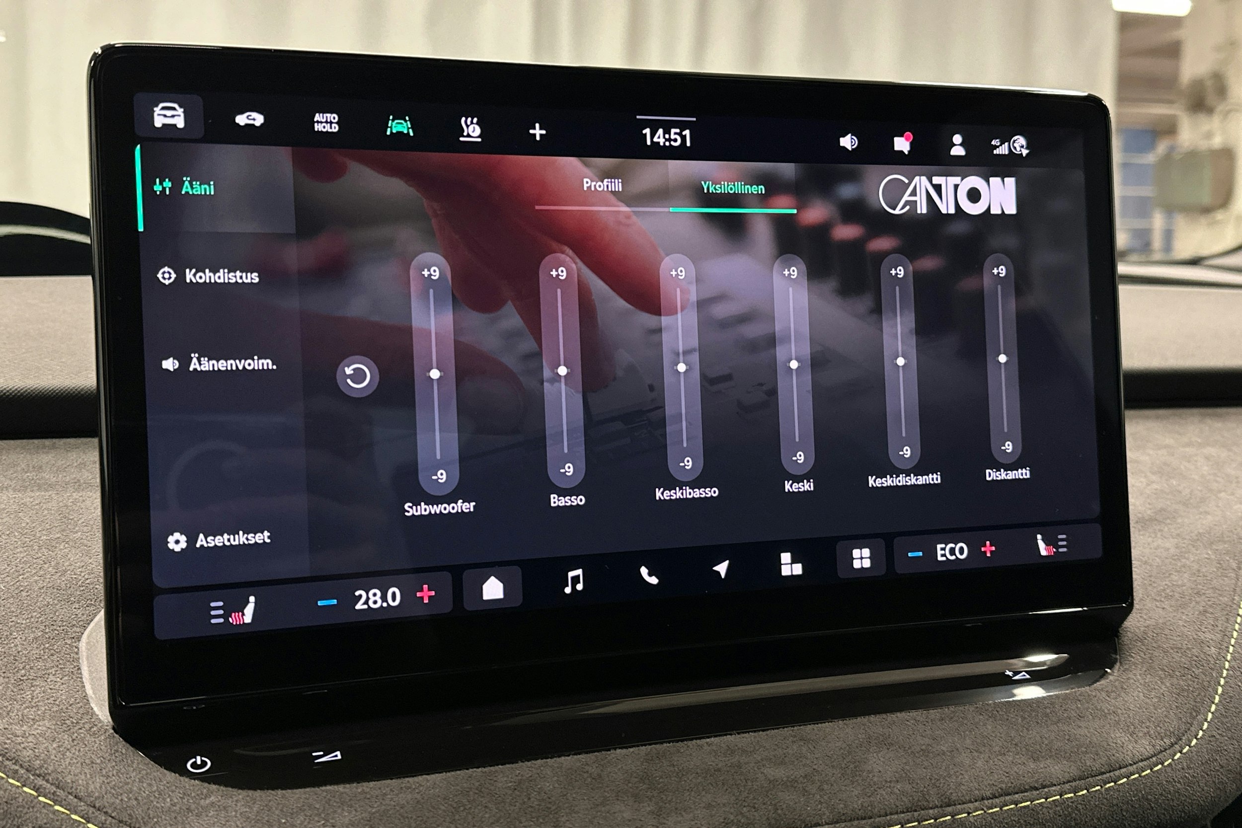 musta Skoda Enyaq 2024 kuva 33.