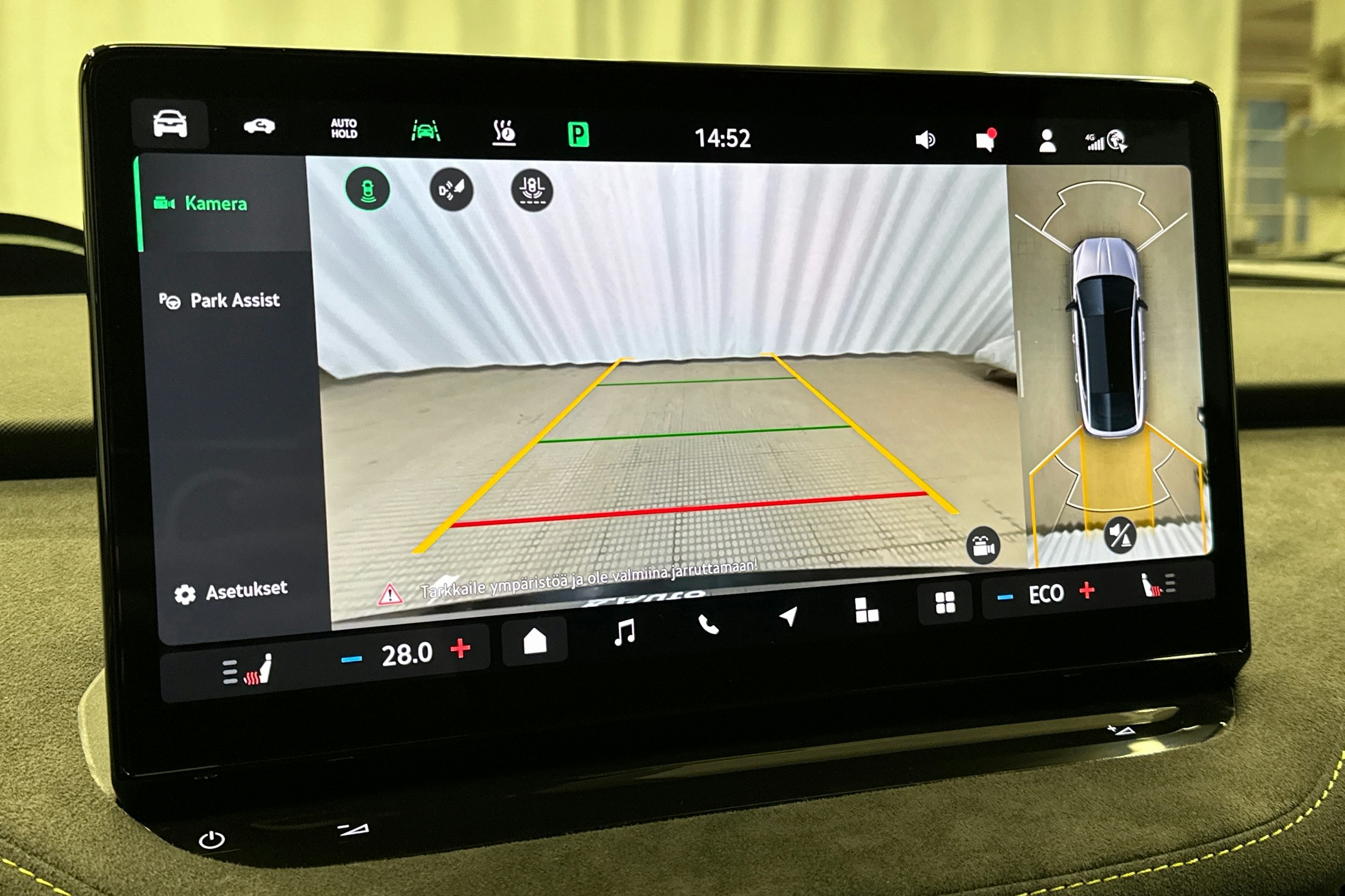 musta Skoda Enyaq 2024 kuva 34.