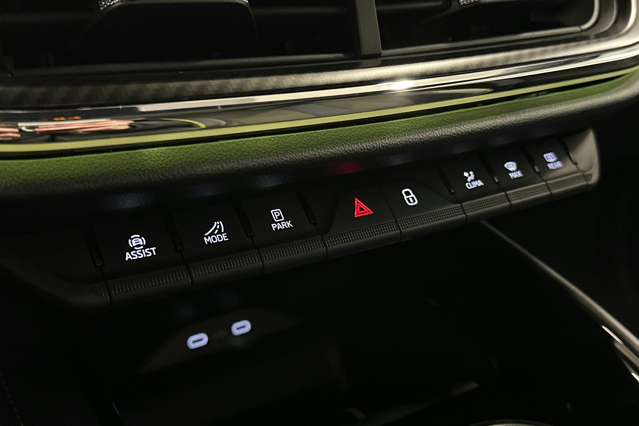 musta Skoda Enyaq 2024 kuva 35.