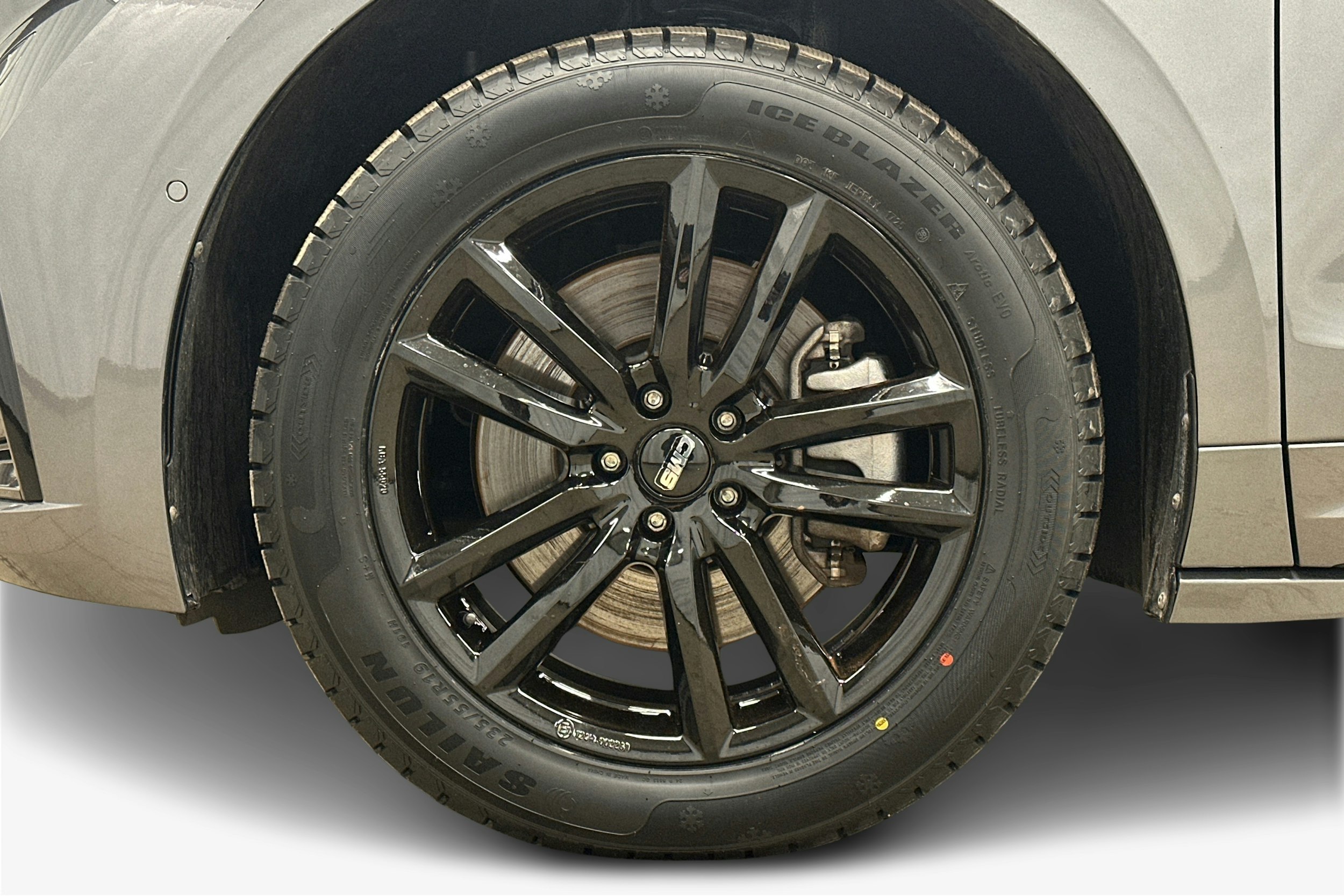 harmaa Skoda Enyaq 2024 kuva 11.