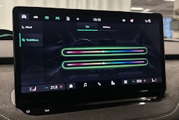 harmaa Skoda Enyaq 2024 kuva 32.