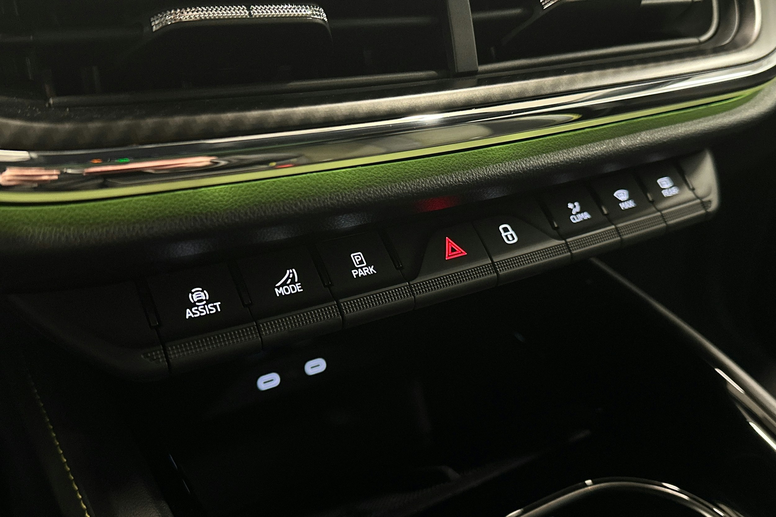 harmaa Skoda Enyaq 2024 kuva 35.