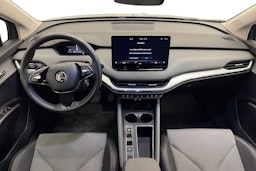 harmaa Skoda Enyaq 2023 kuva 9.