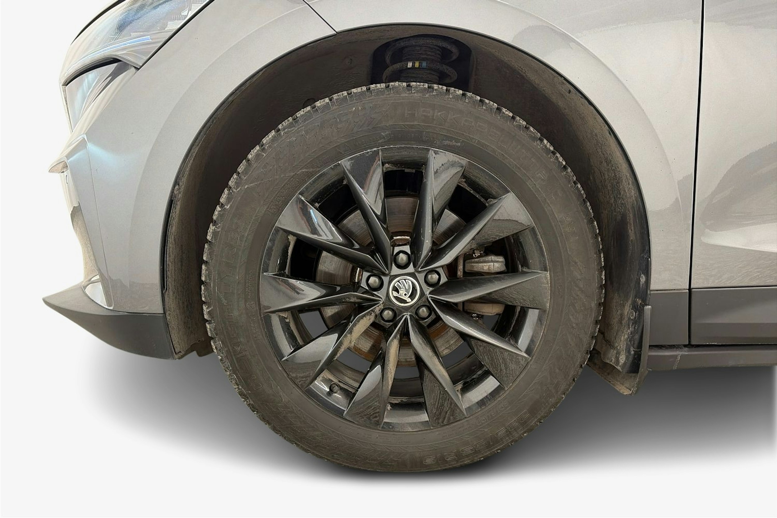 harmaa Skoda Enyaq 2023 kuva 11.