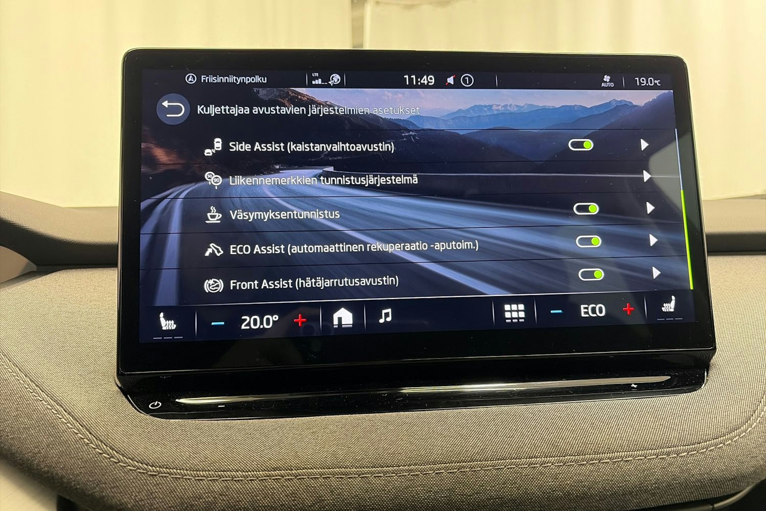 harmaa Skoda Enyaq 2023 kuva 22.