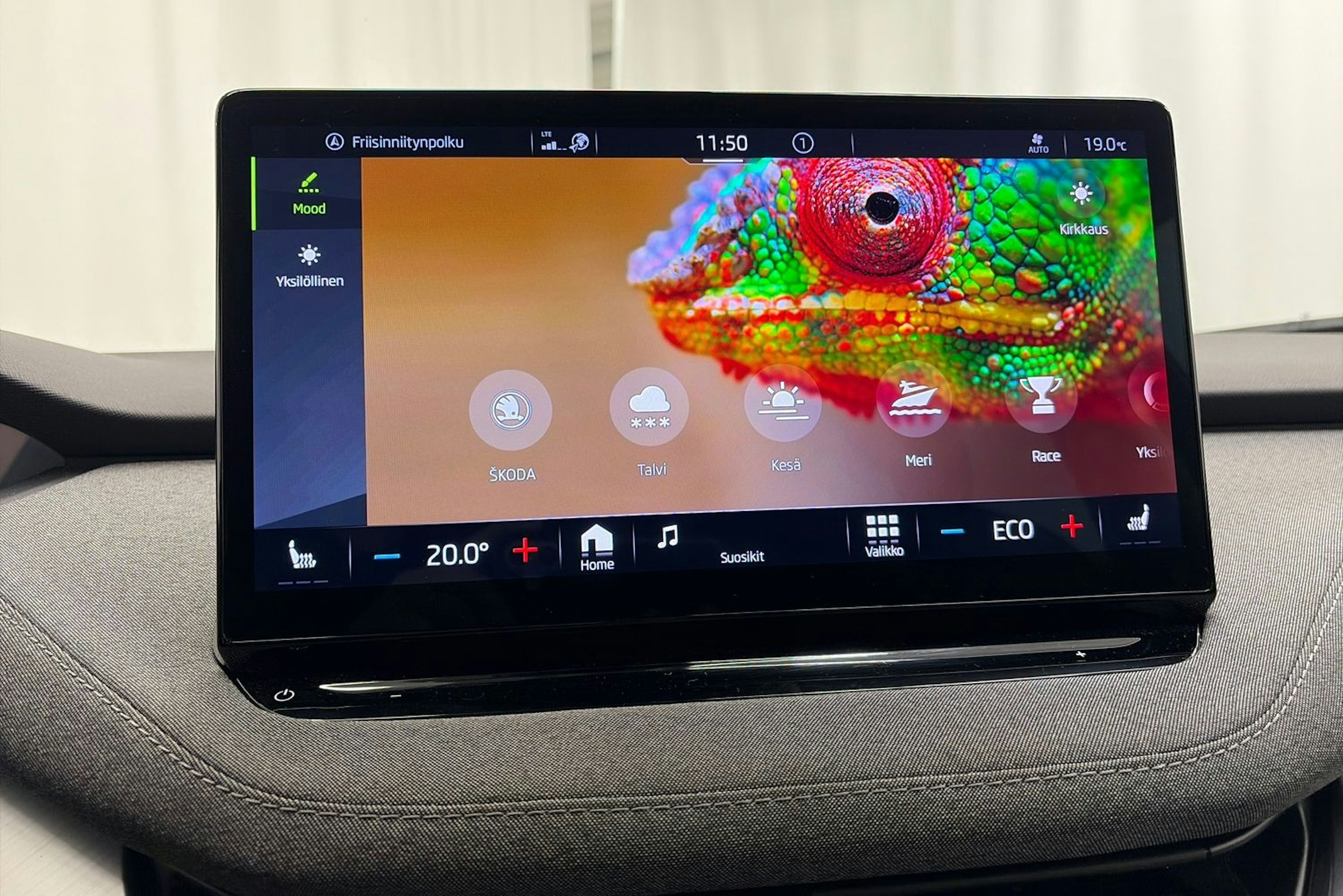 harmaa Skoda Enyaq 2023 kuva 25.