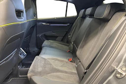 harmaa Skoda Enyaq 2024 kuva 11.