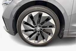 harmaa Skoda Enyaq 2024 kuva 12.