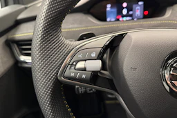 harmaa Skoda Enyaq 2024 kuva 16.