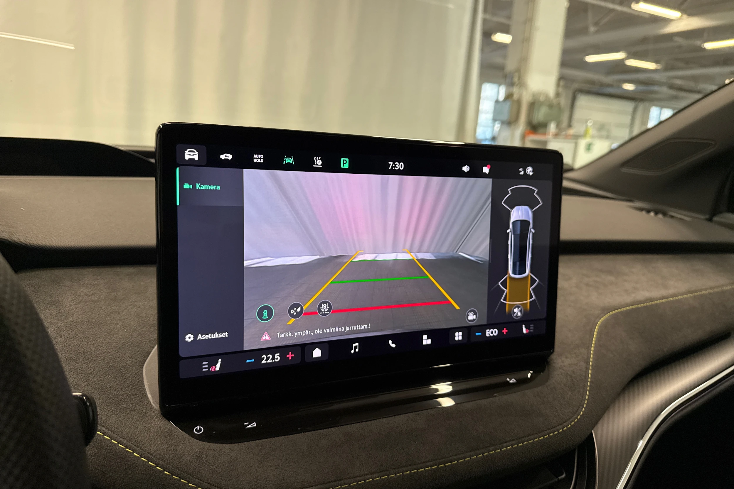 harmaa Skoda Enyaq 2024 kuva 20.