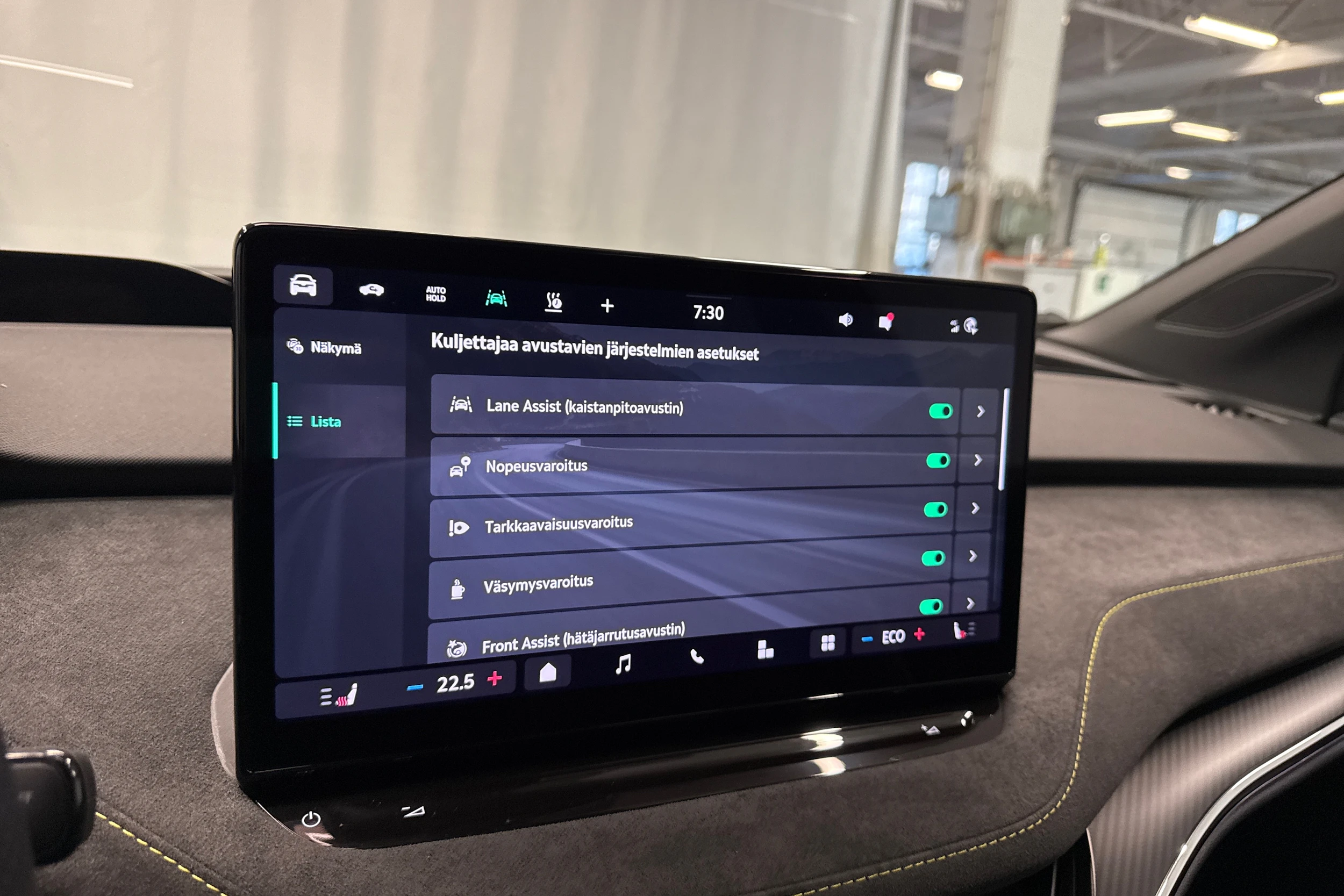 harmaa Skoda Enyaq 2024 kuva 25.