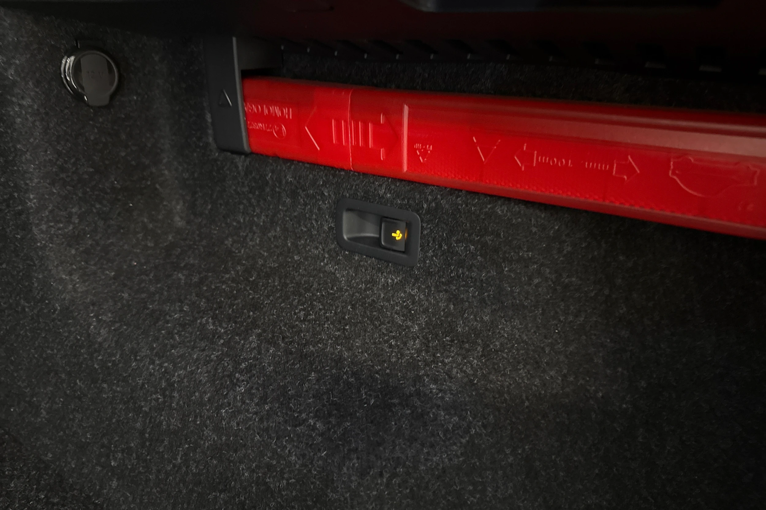 harmaa Skoda Enyaq 2024 kuva 36.